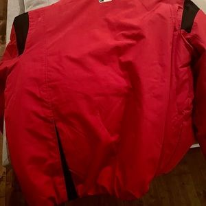 Cincinnati Reds Mens 2XL Mid to light weight jacket.